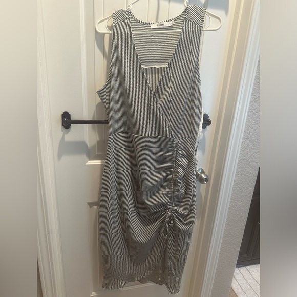 🆕 Stripe Ruched Shirt Dress - Picture 6 of 6